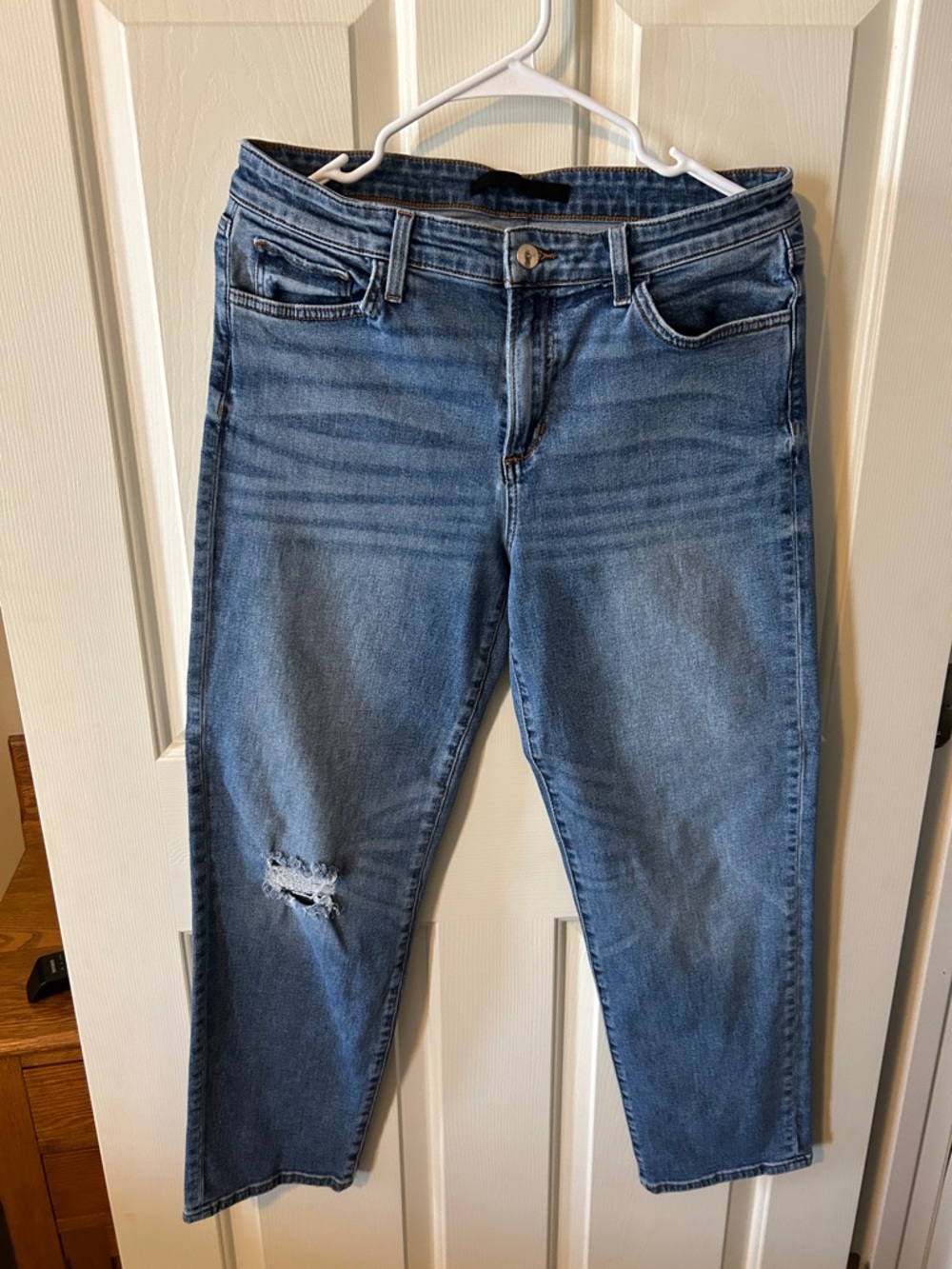 Joe's Jeans Women's Light Blue Boyfriend Jeans with Distressed Knee